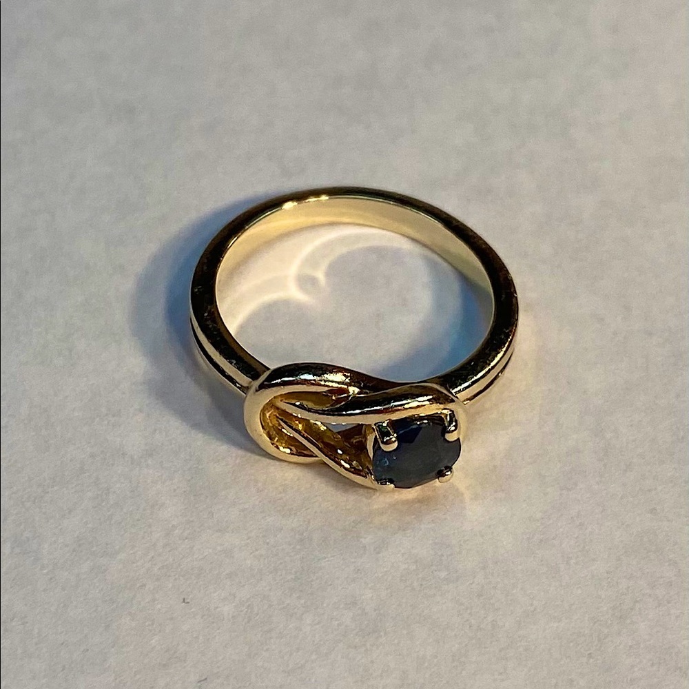 Solitaire Blue Sapphire Infinity Knot Ring 14K